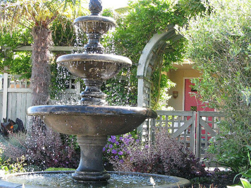 Backyard Fountain Ponds
 Style your backyard with fountains