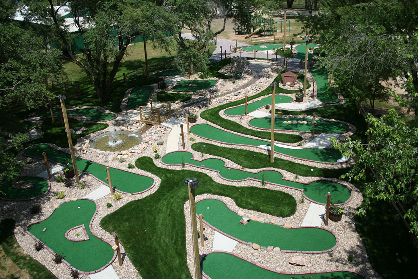 Backyard Miniature Golf
 Adventure Style Miniature Golf mercial Recreation