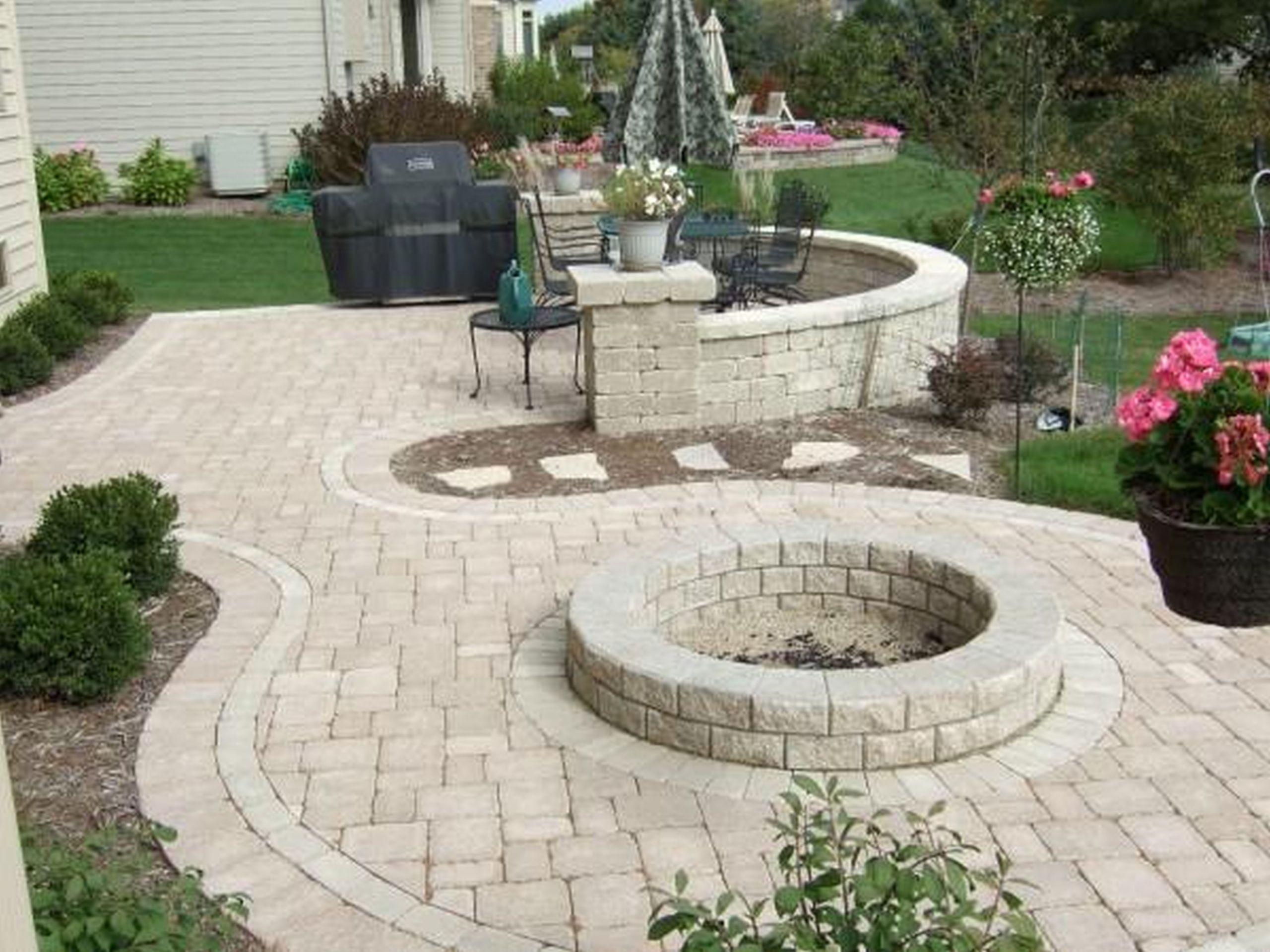 Backyard Patio Paver Design Ideas
 Backyard Patio Ideas for Making the Outdoor More