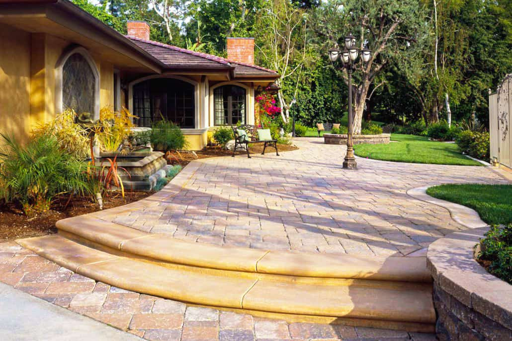 Backyard Paver Patio
 Practical Solutions and Ideas for Paver Patio and Walkway