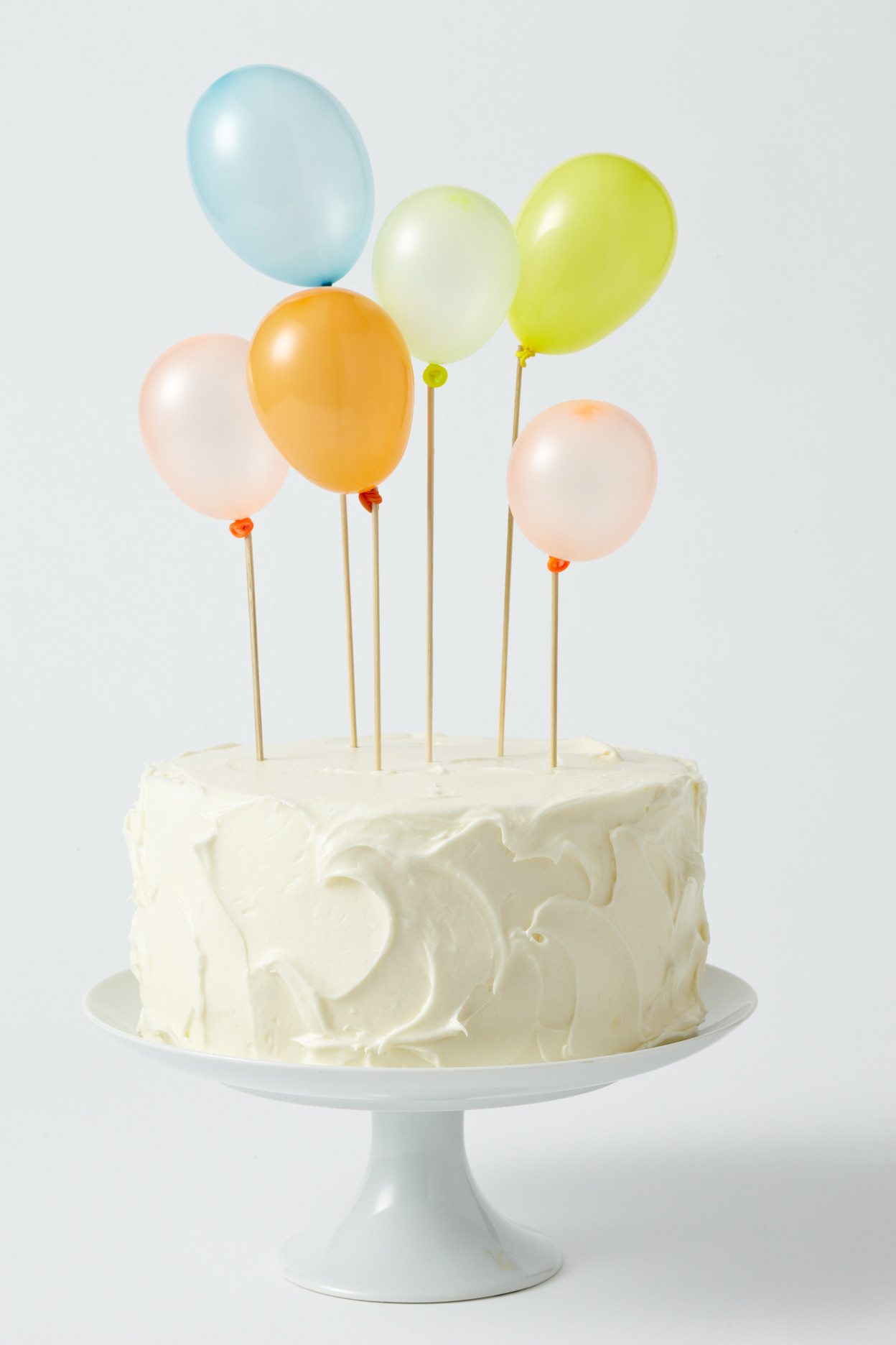 Balloon Birthday Cake
 Simple Party Ideas White Gunpowder