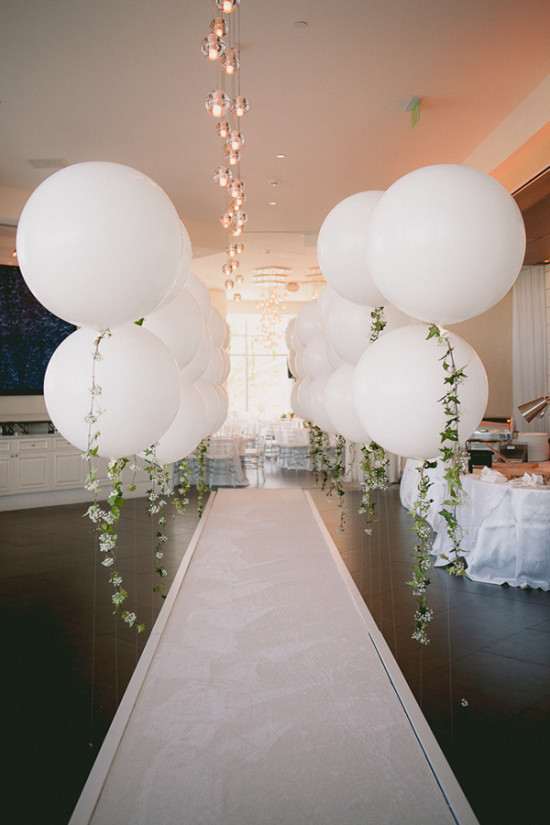 Balloon Ideas For Engagement Party
 DIY Balloon Garland Engagement Party