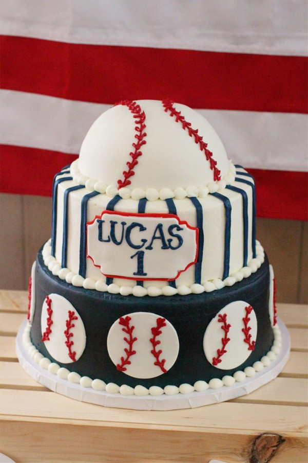 Baseball Birthday Cakes
 21 Awesome Baseball Party Ideas Pretty My Party Party
