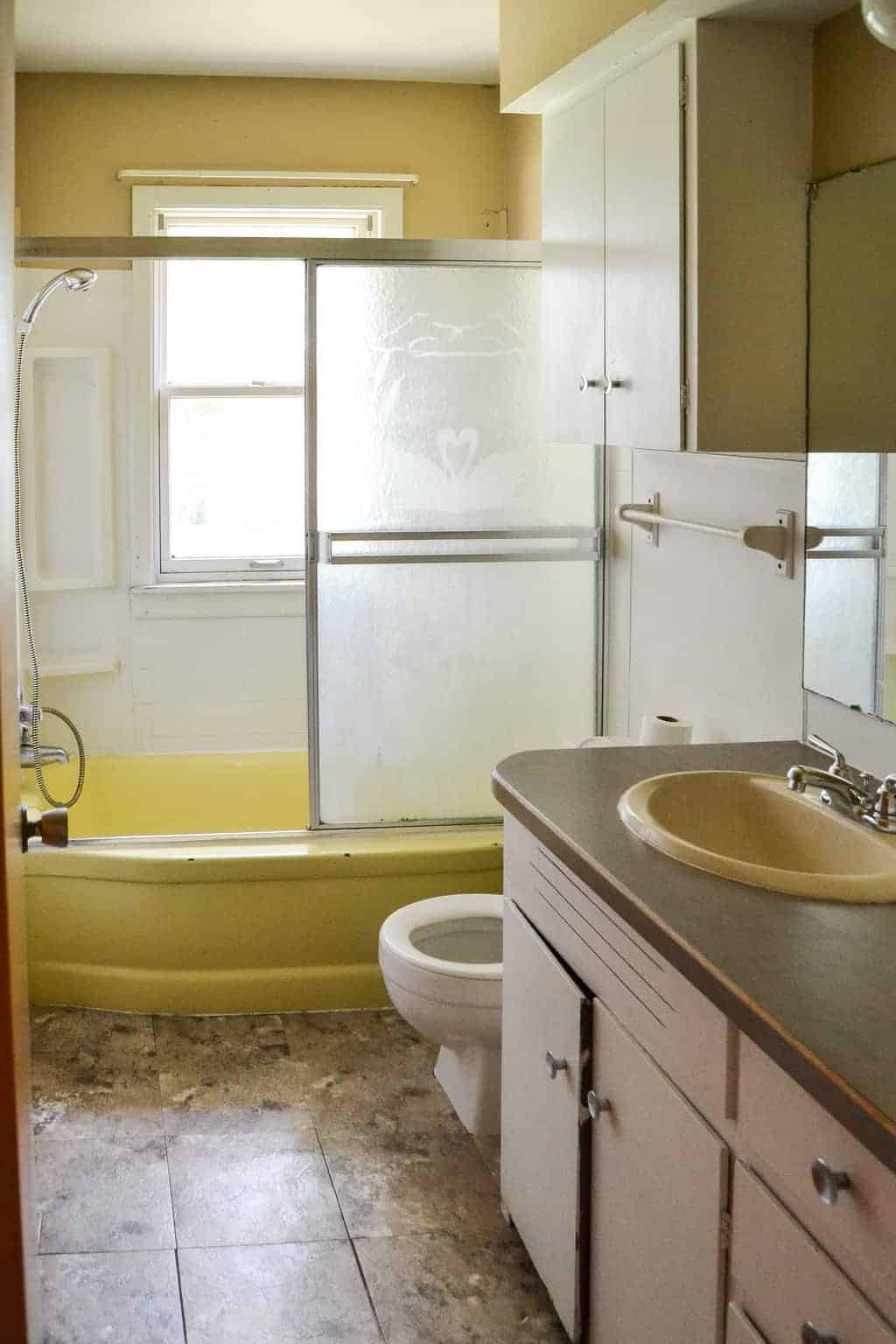 Bathroom Tub Paint
 How To Paint A Bathtub Easily & Inexpensively My