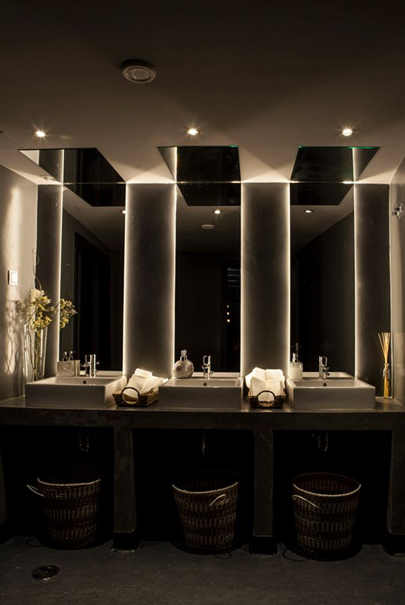 Bathroom Vanity Lighting Design
 Seductive Bathroom Vanity With Lights Design Ideas