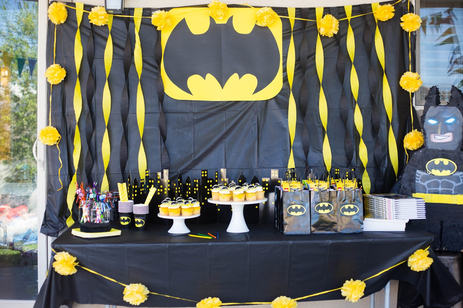 Batman Birthday Party
 do it yourself divas DIY LEGO Batman Birthday Party