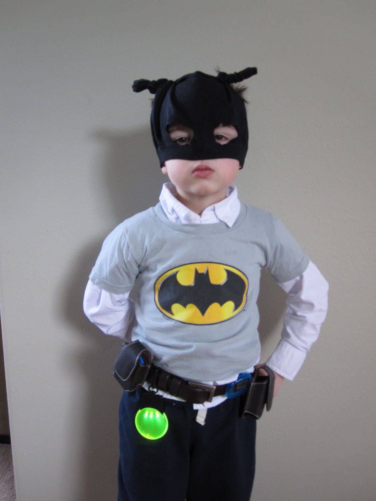 Batman Mask DIY
 DIY Batman Belt and Mask