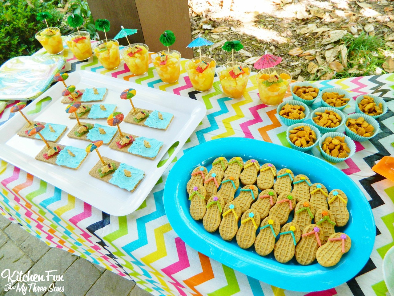 Beach Food Ideas For Party
 Teddy Bear Beach Party Treats & Snacks including a Free