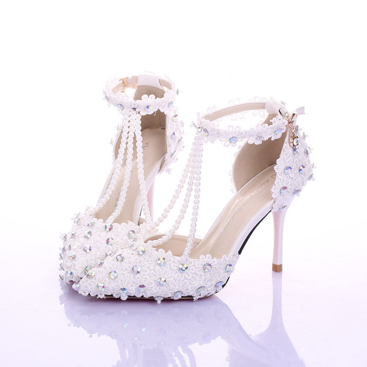 Beautiful Wedding Shoes
 2015 new beautiful wedding shoes handmade lace flowers