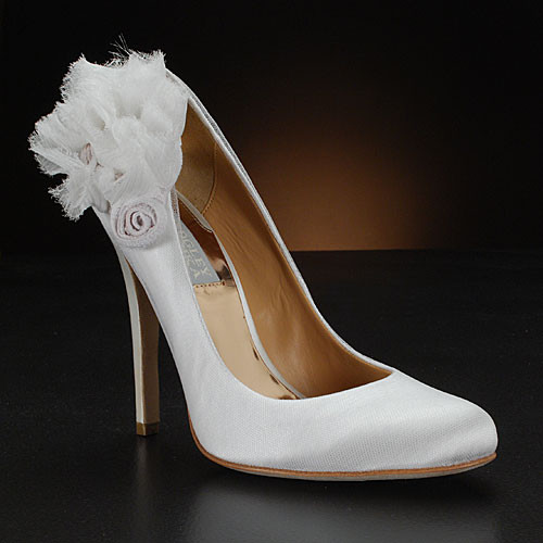 Beautiful Wedding Shoes
 Beautiful Wedding Shoes with Flower Accents All About