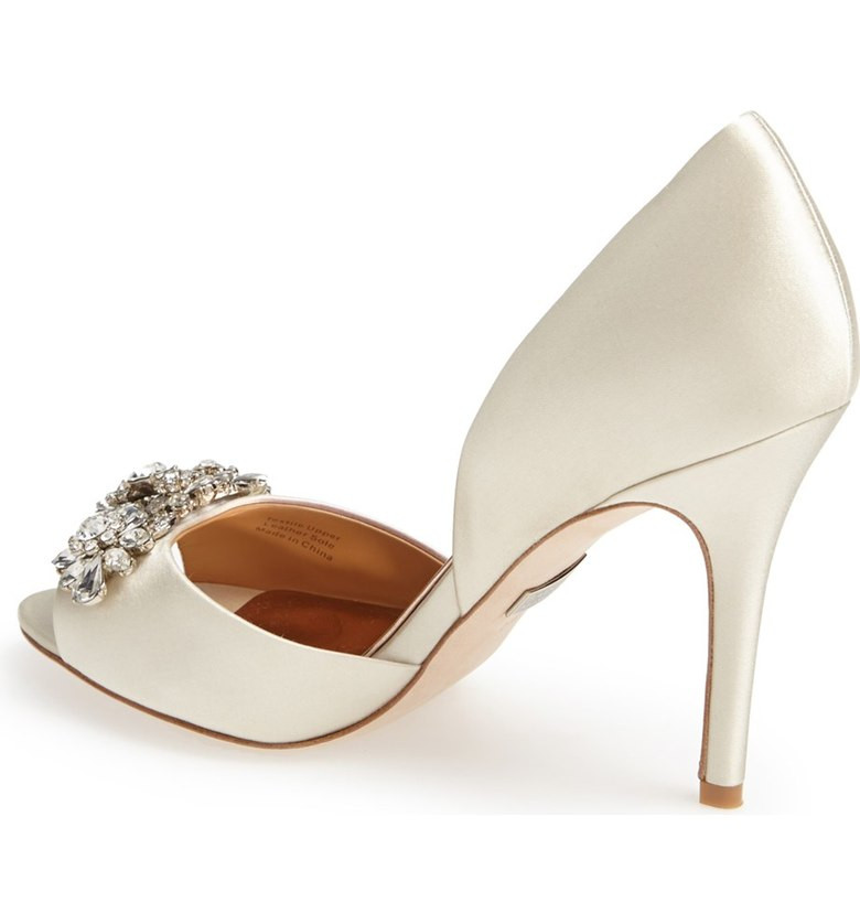 Beautiful Wedding Shoes
 The most beautiful wedding shoes and its prices Frugal2Fab