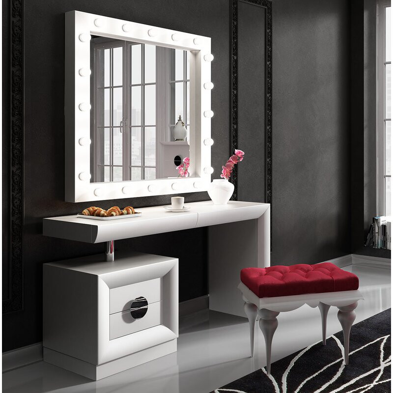Bedroom Vanity Set With Lights
 Everly Quinn Kirkwood Bedroom Makeup Vanity Set with