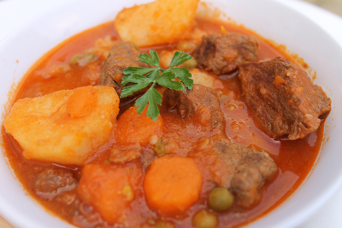 Beef Stew With Carrots And Potatoes
 BEEF STEW WITH POTATOES CARROTS AND PEAS – ESTOFADO DE