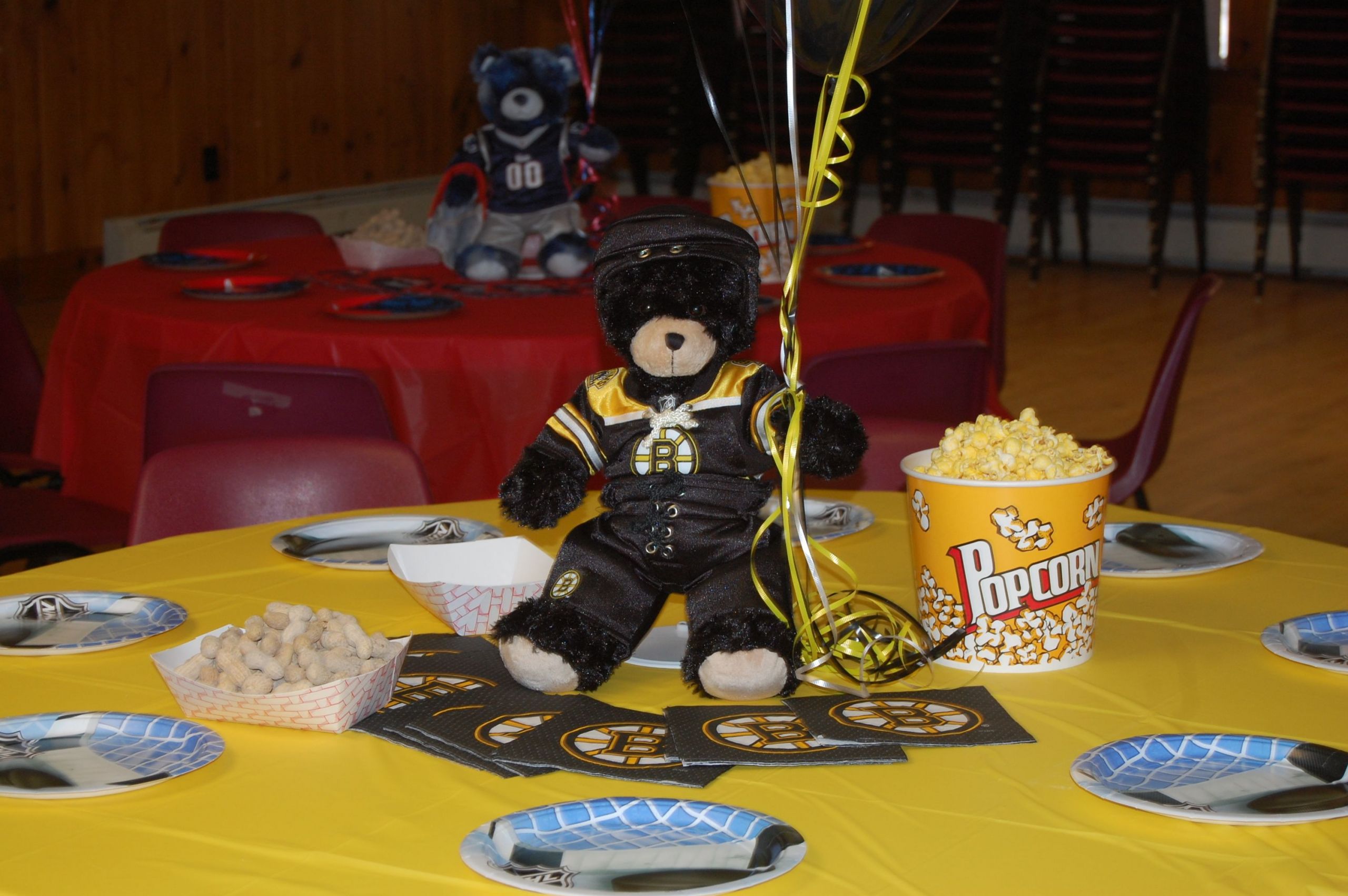 Birthday Party Ideas Boston
 Boston Bruins Table Sports Theme Party Close Up