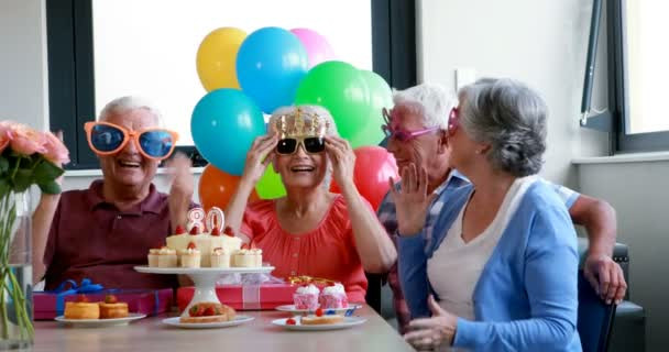 Birthday Party Ideas For Senior Citizens
 Senior citizens celebrating birthday party — Stock Video