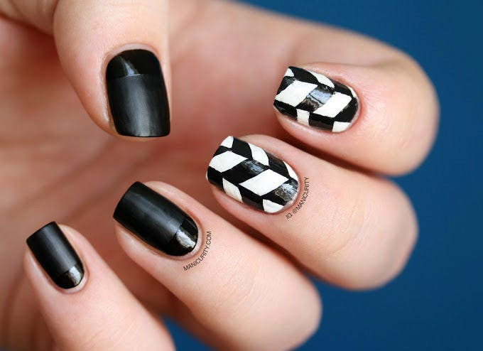 Black And White Nail Art For Short Nails
 25 Beautiful Black and White Nail Art Designs with