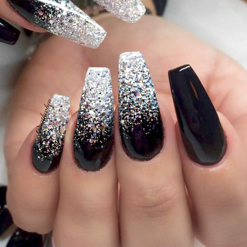 Black Nails With Silver Glitter
 Ombré black and silver glitter nails