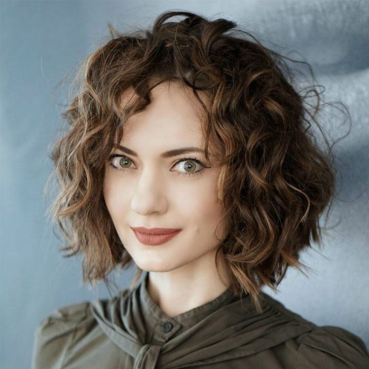 Bob Haircuts For Wavy Hair
 40 Wavy Bob Hairstyles 2019 That Look Gorgeous And