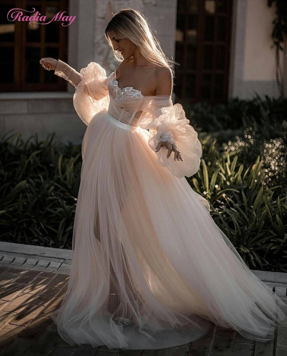 Bohemian Beach Wedding
 Vintage Lace Long Sleeves Boho Beach Wedding Dress 2019