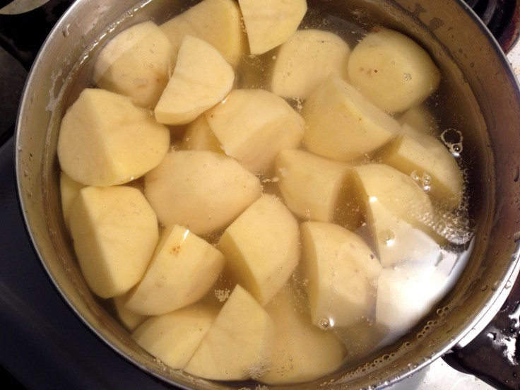 Boiling Potatoes For Mashed Potatoes
 Garlic Mashed Potatoes Recipe – Home Is A Kitchen