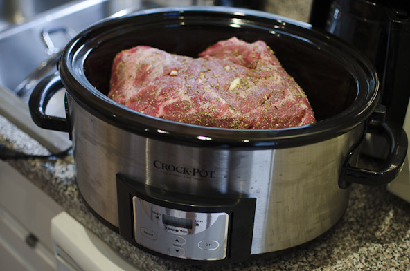 Bone In Pork Shoulder Slow Cooker
 0DH1192 6