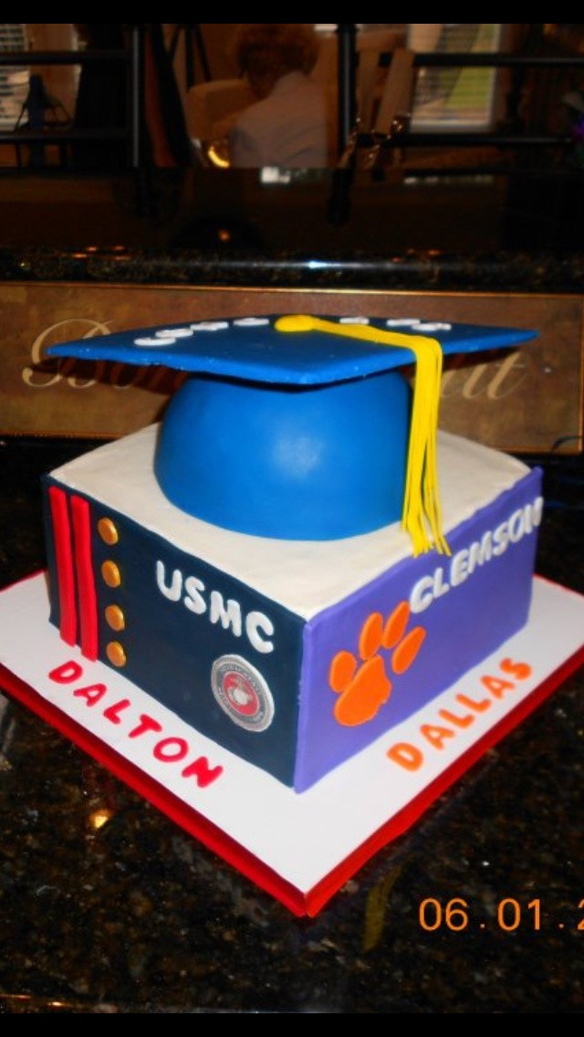 Boy Graduation Party Ideas
 Boys graduation cake graduation party ideas