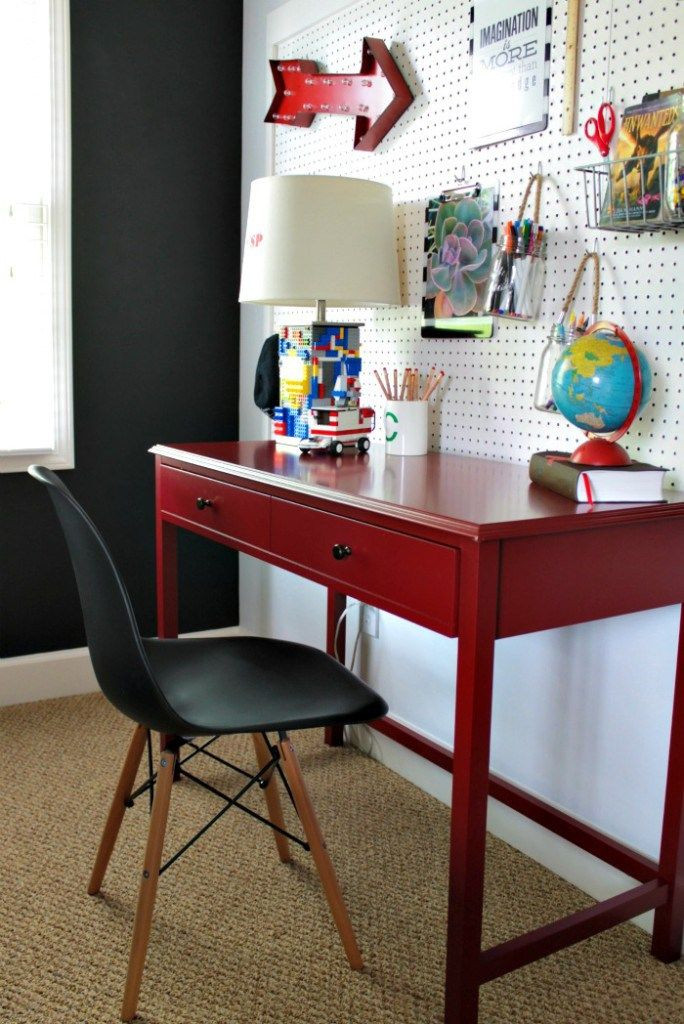 Boys Bedroom Desk
 boy’s desk area