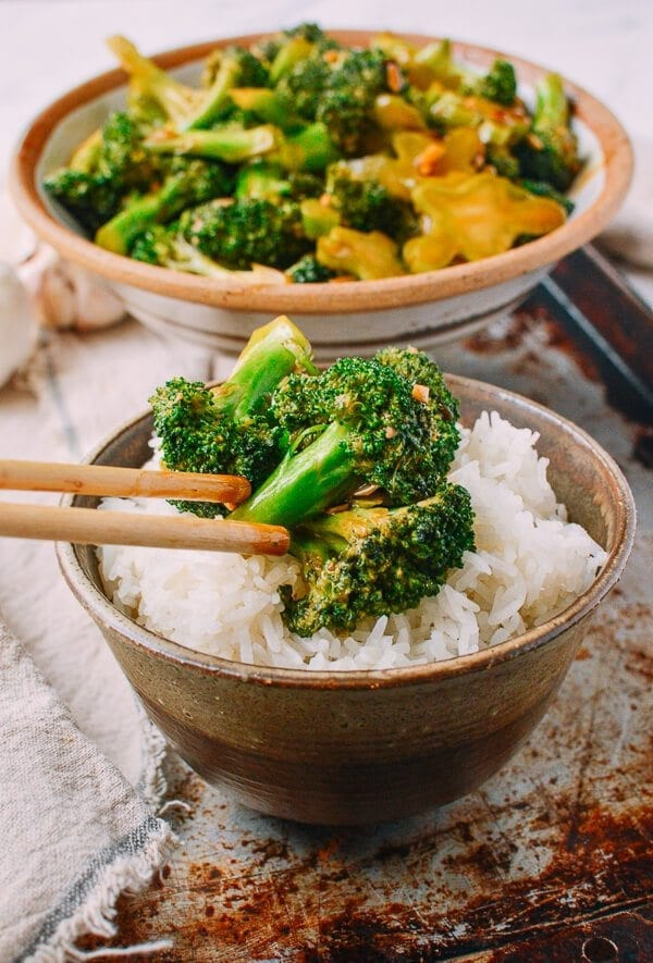 Broccoli With Garlic Sauce
 Broccoli with Garlic Sauce Takeout Style The Woks of Life