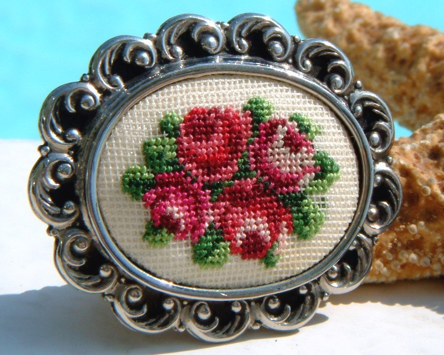 Brooches Embroidery
 Vintage Needlepoint Embroidered Brooch Pin Petit Point