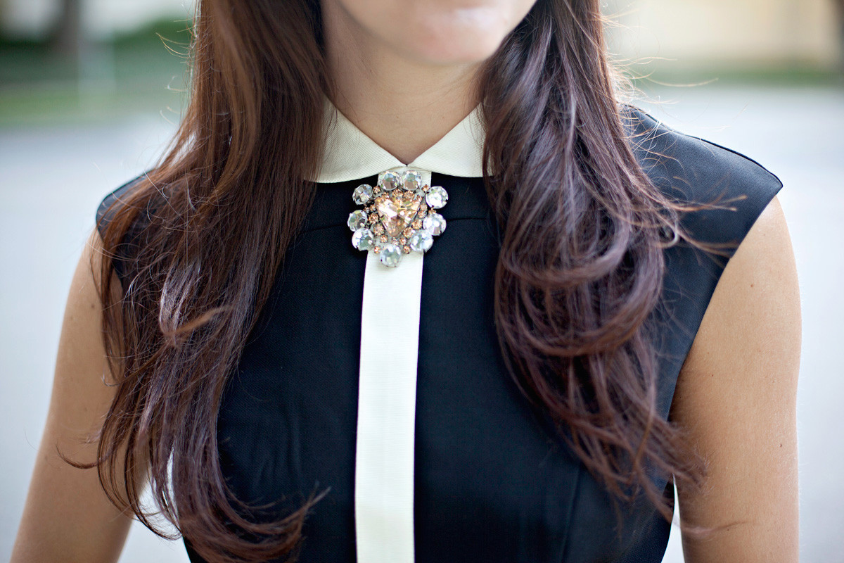 Brooches Outfit
 Five Ways to Wear a Brooch This Spring