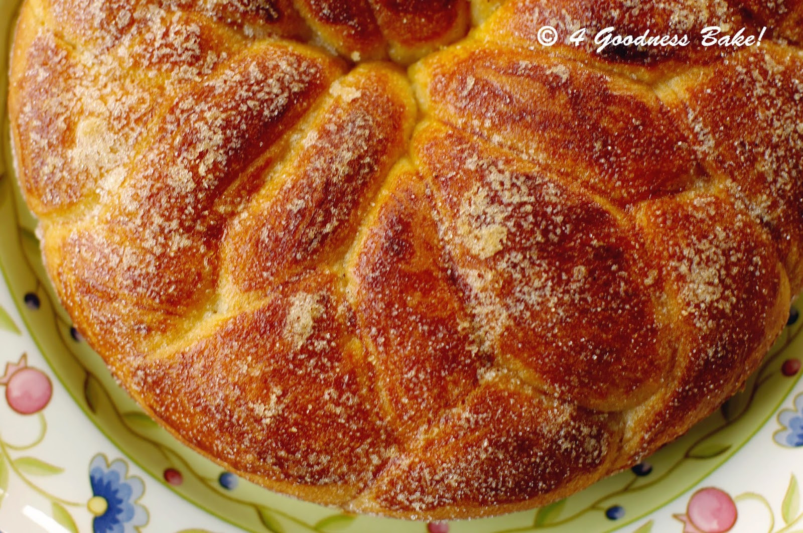 Bulgarian Easter Bread
 4 goodness bake Bulgarian Easter Bread "Козунак"