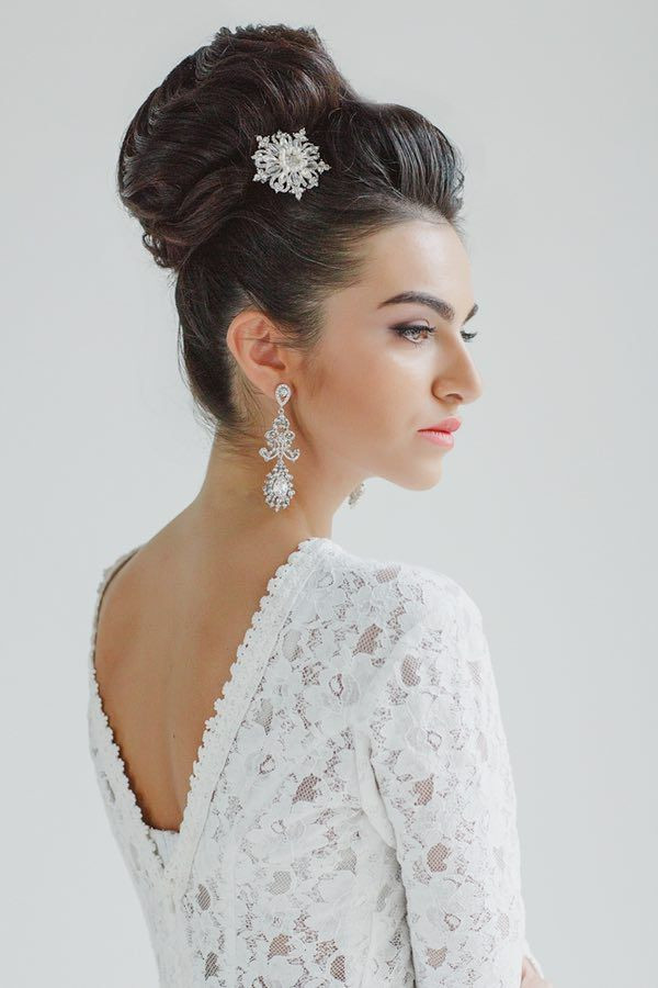 Buns For Wedding Hairstyles
 30 Top Knot Bun Wedding Hairstyles That Will Inspire with