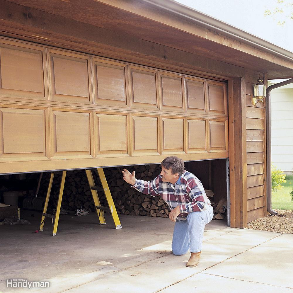 Buying Garage Door
 10 Things to Know Before Buying a Garage Door