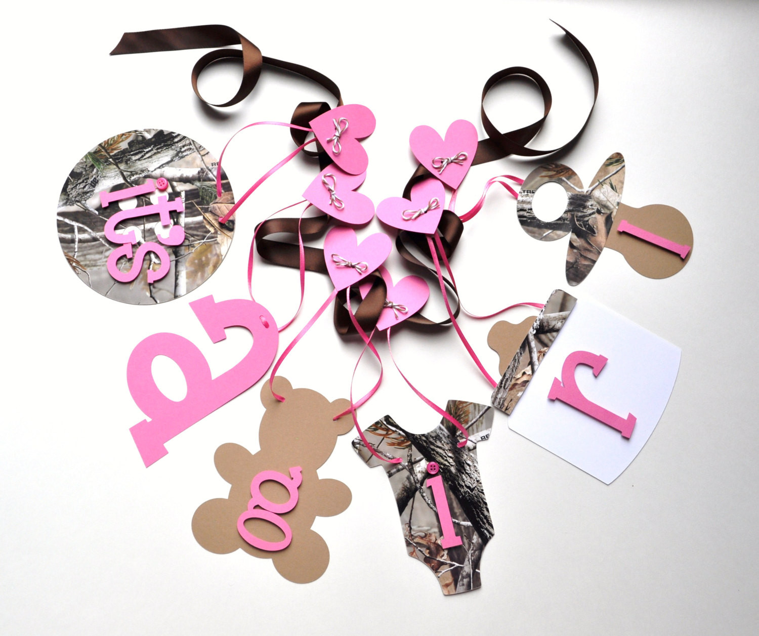Camouflage Baby Shower Decorating Ideas
 Realtree Camo baby shower decorations pink and brown It s