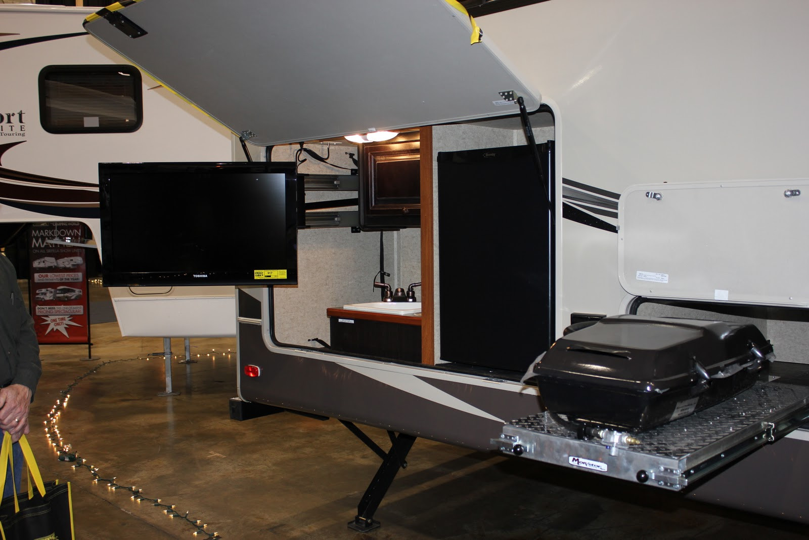 Camper Outdoor Kitchen
 2012 Ohio RV Supershow Outdoor Kitchens Gr8LakesCamper