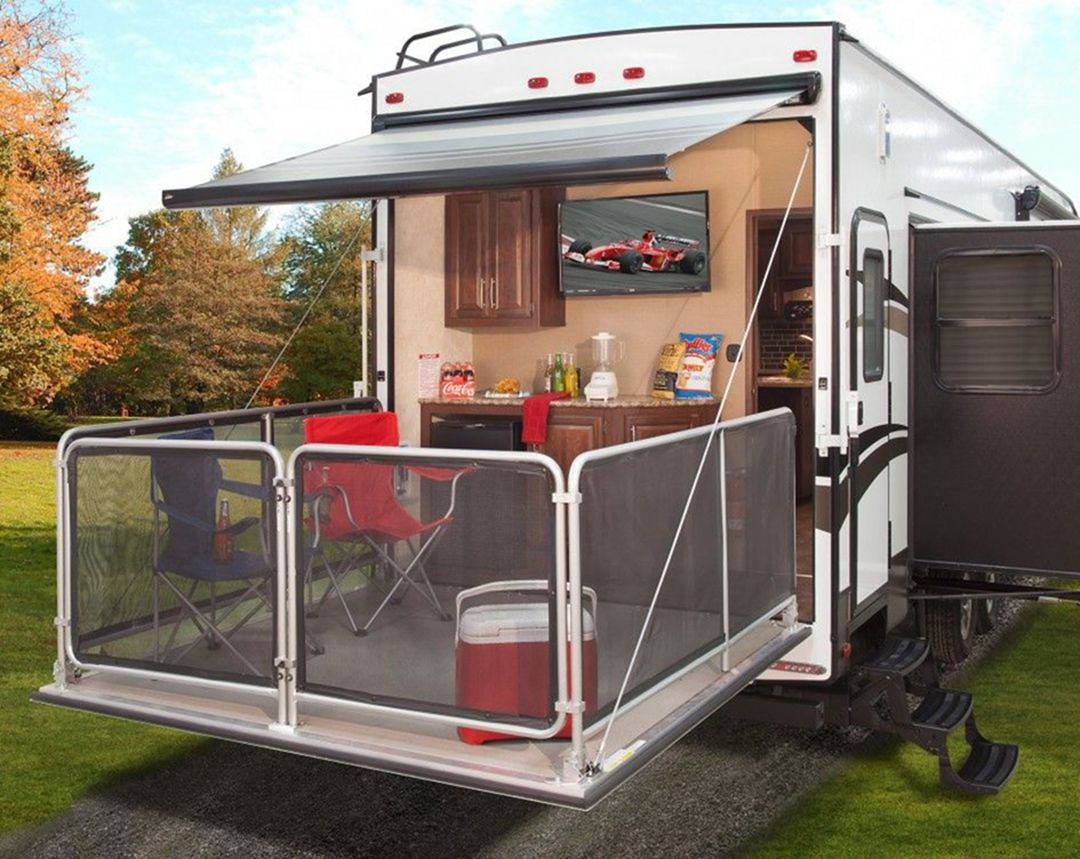 Camper With Outdoor Kitchen
 Amazing RV Outdoor Kitchen Design