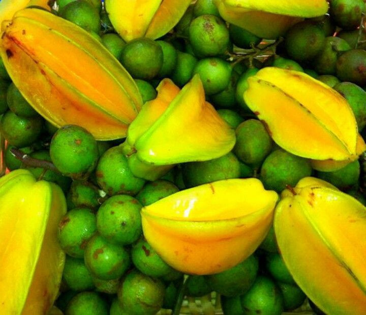 Canapes Puerto Rican Fruit
 Carambolas y Quenepas