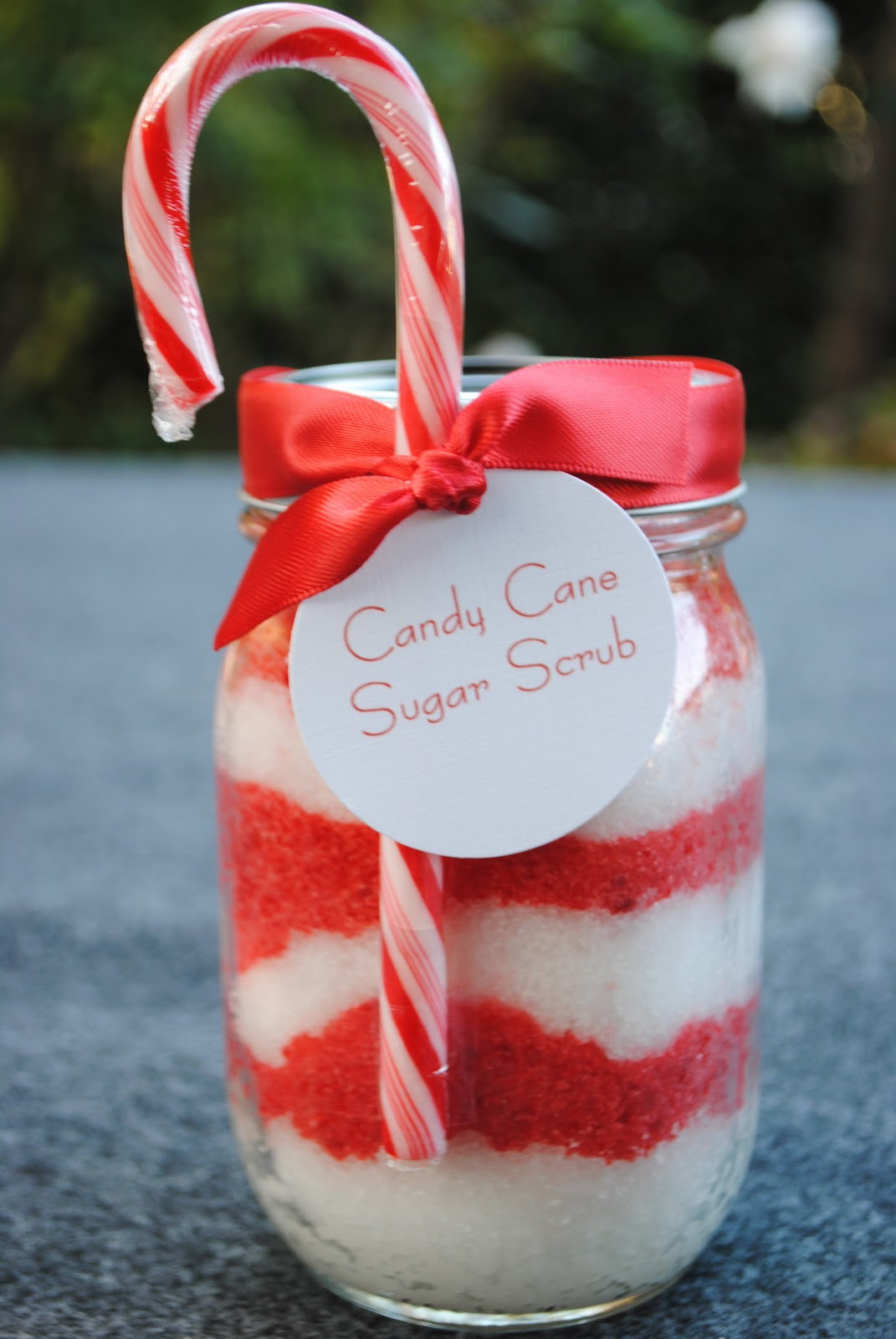 Candy DIY Gifts
 DIY candy cane sugar scrub – so cute for Christmas ts