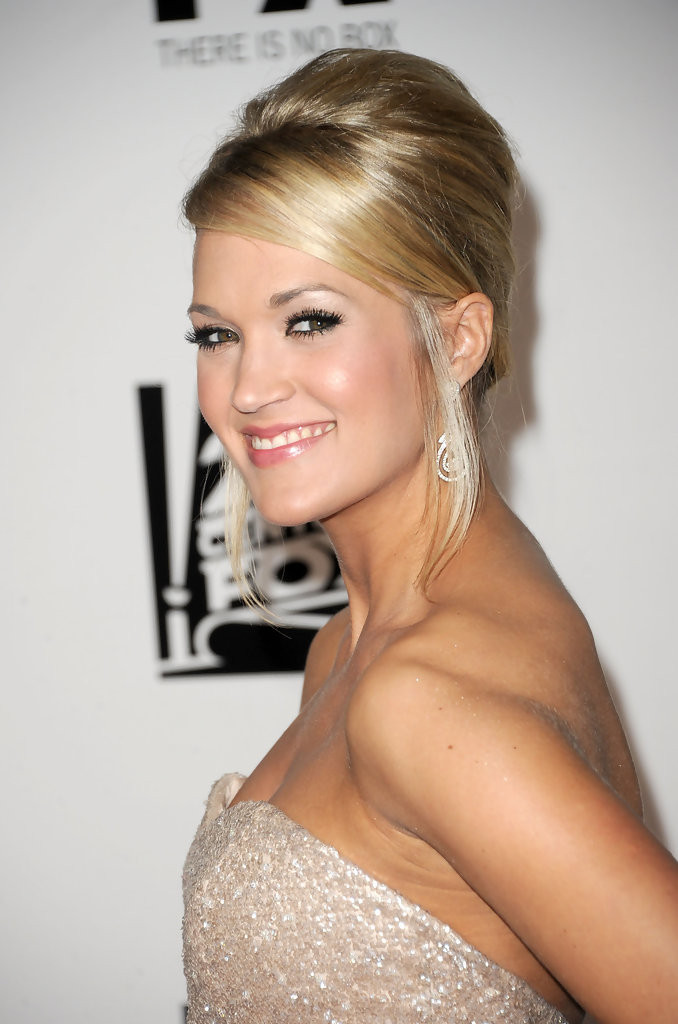 Carrie Underwood Updo Hairstyle
 Carrie Underwood French Twist Carrie Underwood Updos