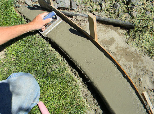 Cement Landscape Edging
 DIY Concrete Garden Projects
