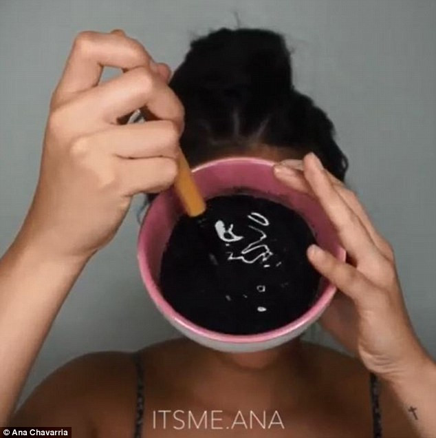 Charcoal And Glue Mask DIY
 Beauty blogger creates DIY face mask out of charcoal and
