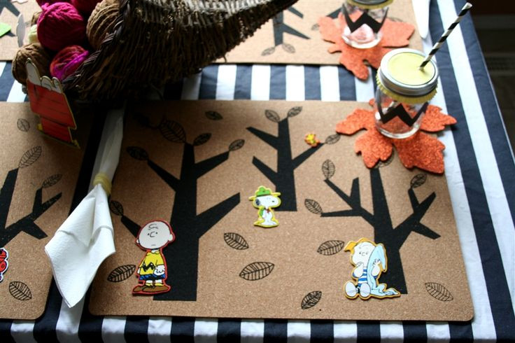 Charlie Brown Thanksgiving Table
 A Snoopy & Charlie Brown Thanksgiving Kids Table
