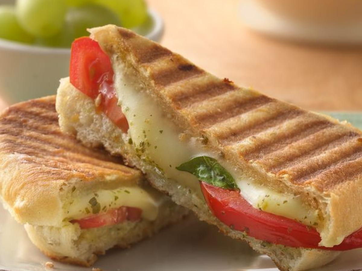 Chicken Pesto Panini
 Chicken Pesto Panini Nutrition Information Eat This Much