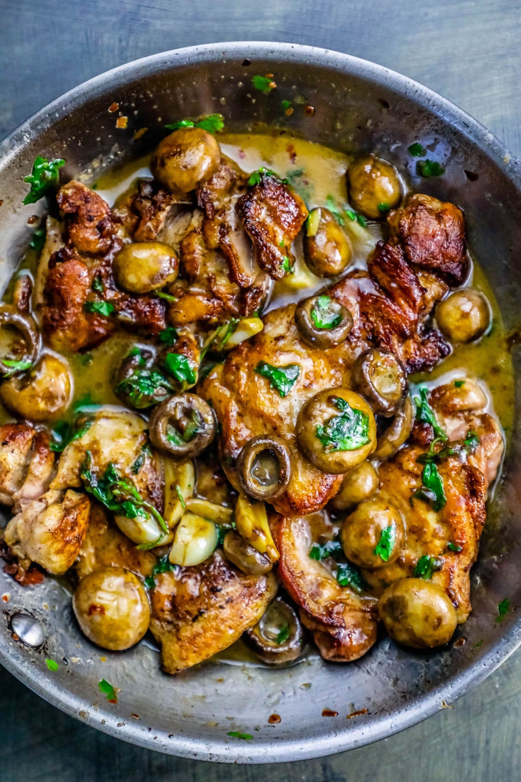 Chicken Thighs Mushroom
 e Pot Garlic Butter Chicken Thighs and Mushrooms Recipe