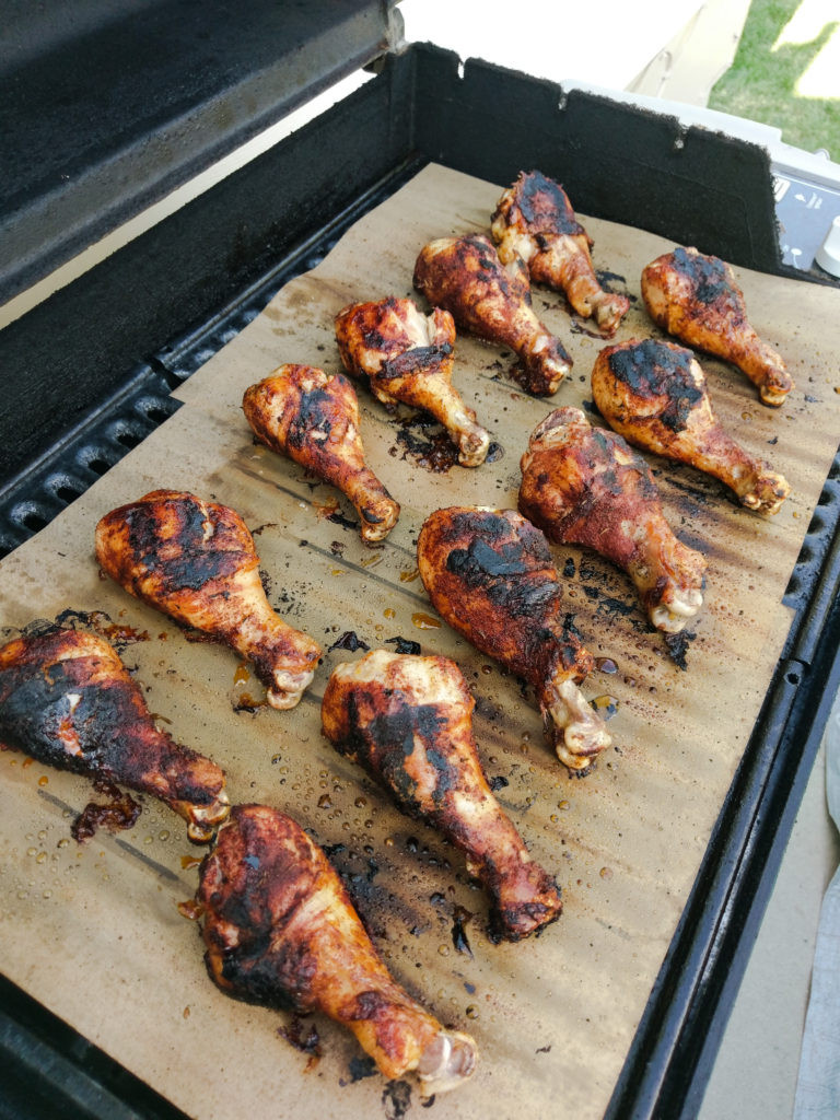 Chicken Thighs On Gas Grill
 Grill Mats Grilled Chicken Legs