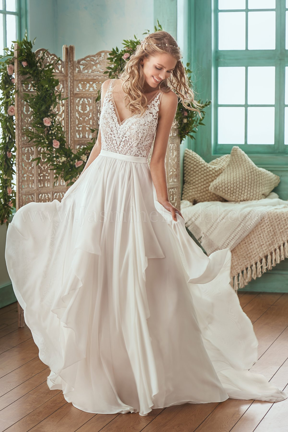 Chiffon Wedding Gowns
 F Illusion Bodice V neck Lace & Chiffon Wedding Dress
