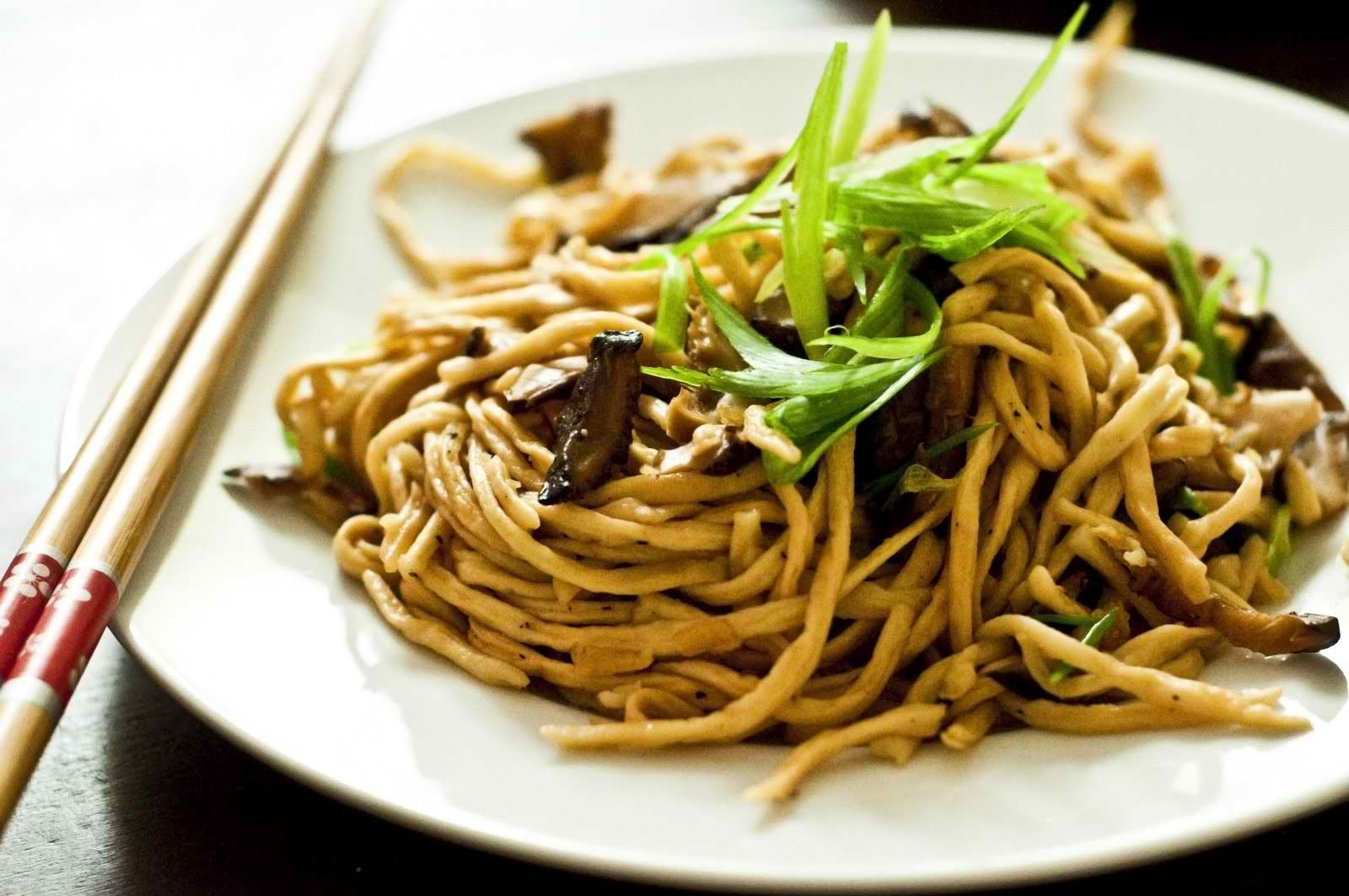 Chinese Birthday Noodles
 7 Lucky Dishes You Should Prepare For Chinese New Year – Gawin