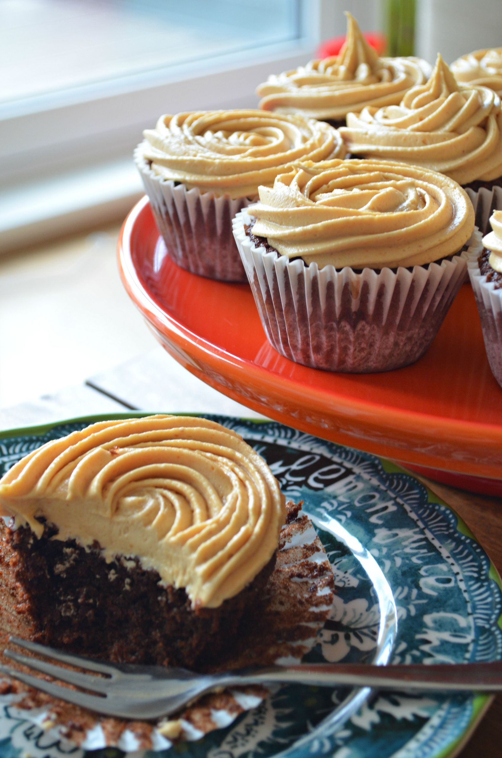 Chocolate Cupcakes With Peanut Butter Frosting
 Chocolate Cupcakes with Peanut Butter Frosting Video