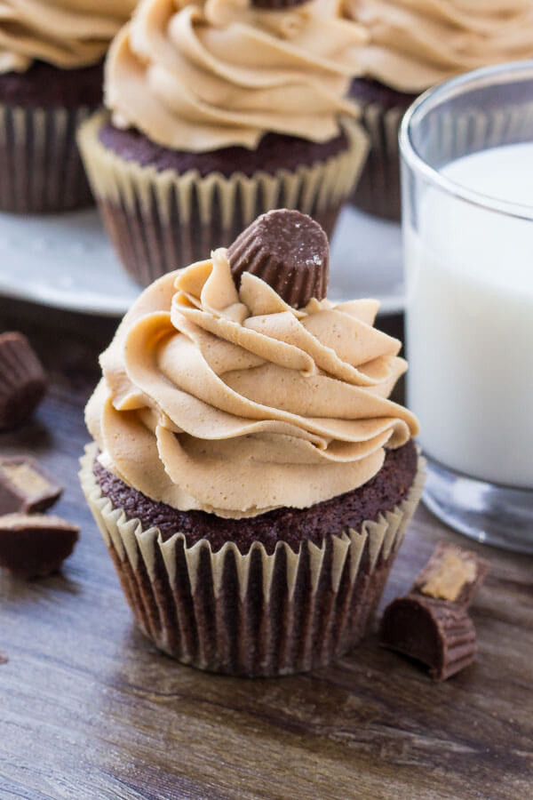 Chocolate Cupcakes With Peanut Butter Frosting
 Chocolate Cupcakes with Peanut Butter Frosting Just so Tasty