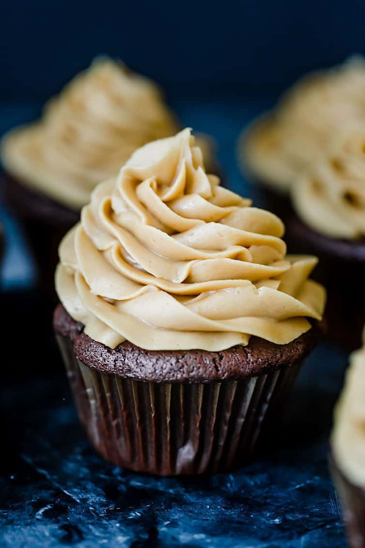 Chocolate Cupcakes With Peanut Butter Frosting
 Dark Chocolate Cupcakes with Peanut Butter Frosting